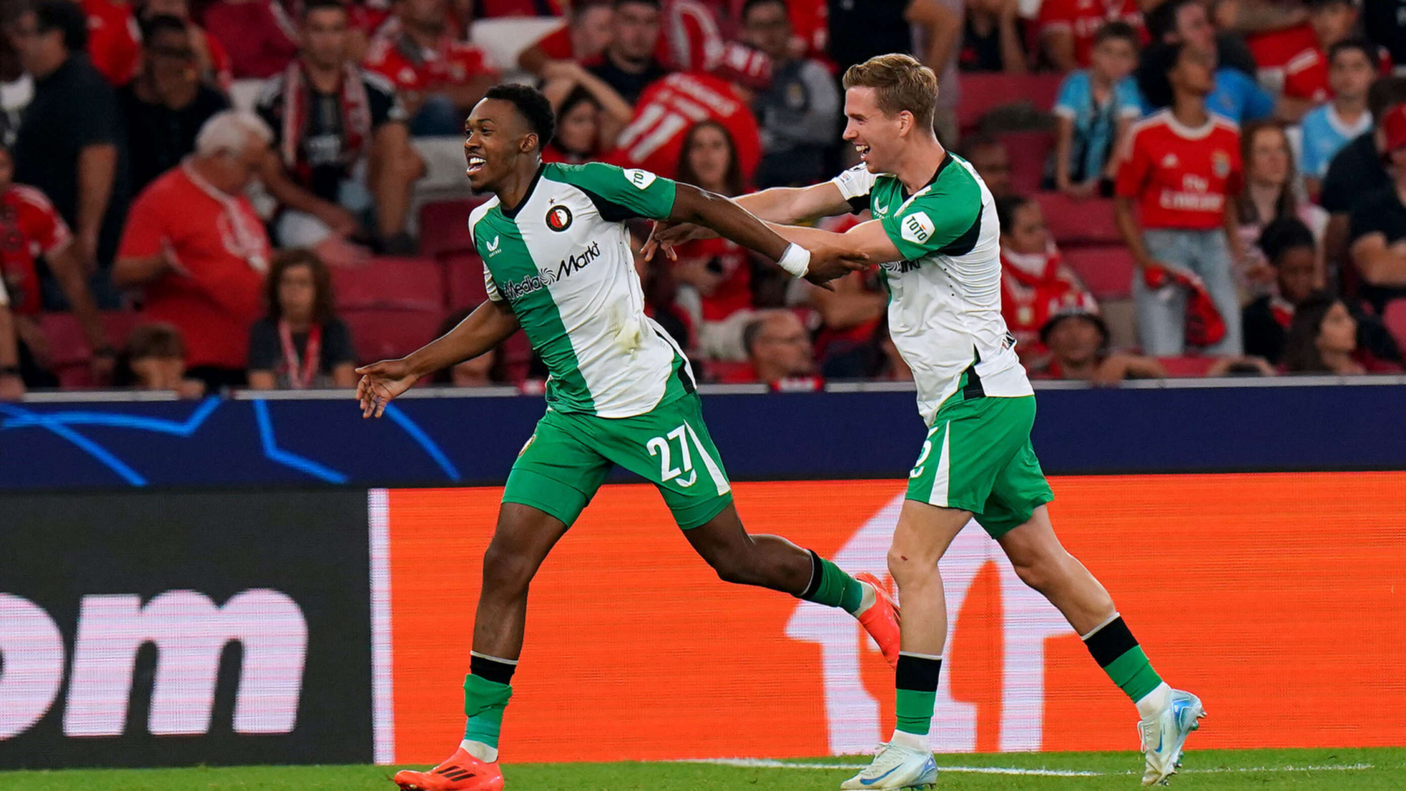 Milambo En Ueda Schieten Feyenoord Langs Benfica In CL milambo-en-ueda-schieten-feyenoord-langs-benfica-in-cl