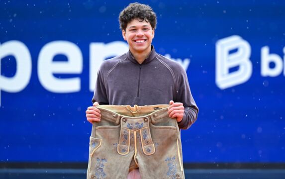 Klik hier om Ziggo Sport Tennis van 19 april te bekijken.