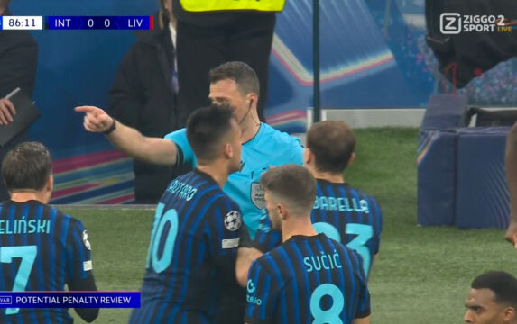 Klik hier om Wirtz versiert een penalty Szoboszlai schiet raak van 9 december te bekijken.