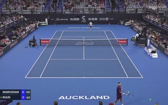 Klik hier om Ziggo Sport Tennis van 14 januari te bekijken.