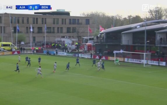 Klik hier om Ziggo Sport voetbal van 25 november te bekijken.